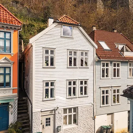 Apartment Dinbnb Homes L Bispengsgaten 500 M To Bryggen *